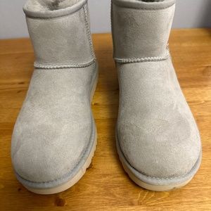 Ugg Mini  NEW